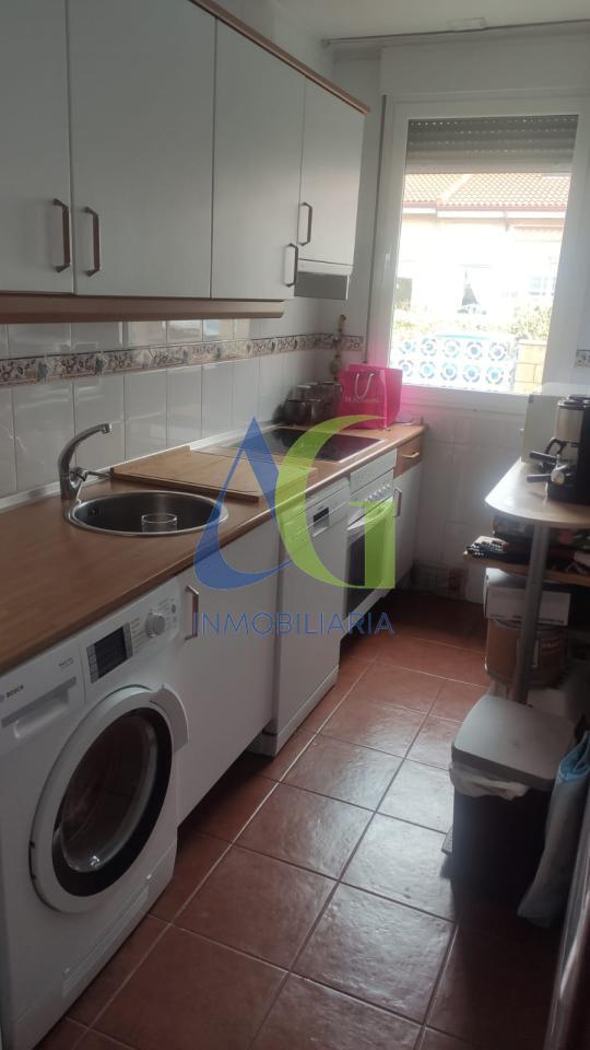 SE VENDE CHALET PAREADO EN PUENTE VILLARENTE. URBANIZACION RESIDENCIAL CONDADO.