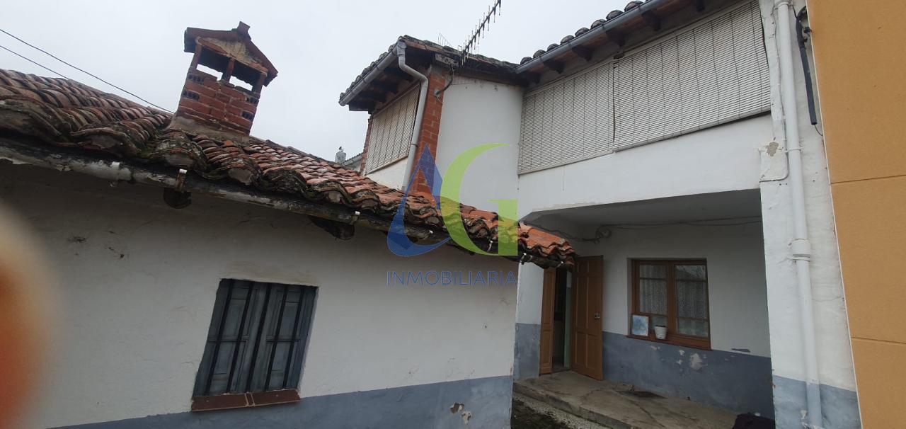 SE VENDE CASA CON FINCA URBANA DE 360M EN LLANOS DE ALBA -LA ROBLA