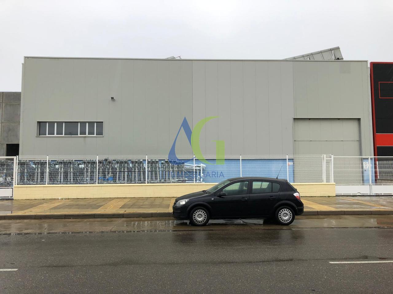 SE ALQUILA NAVE EN POLIGONO DE VILLADANGOS DE 2700M- PREINSTALACION PUENTE GRUA