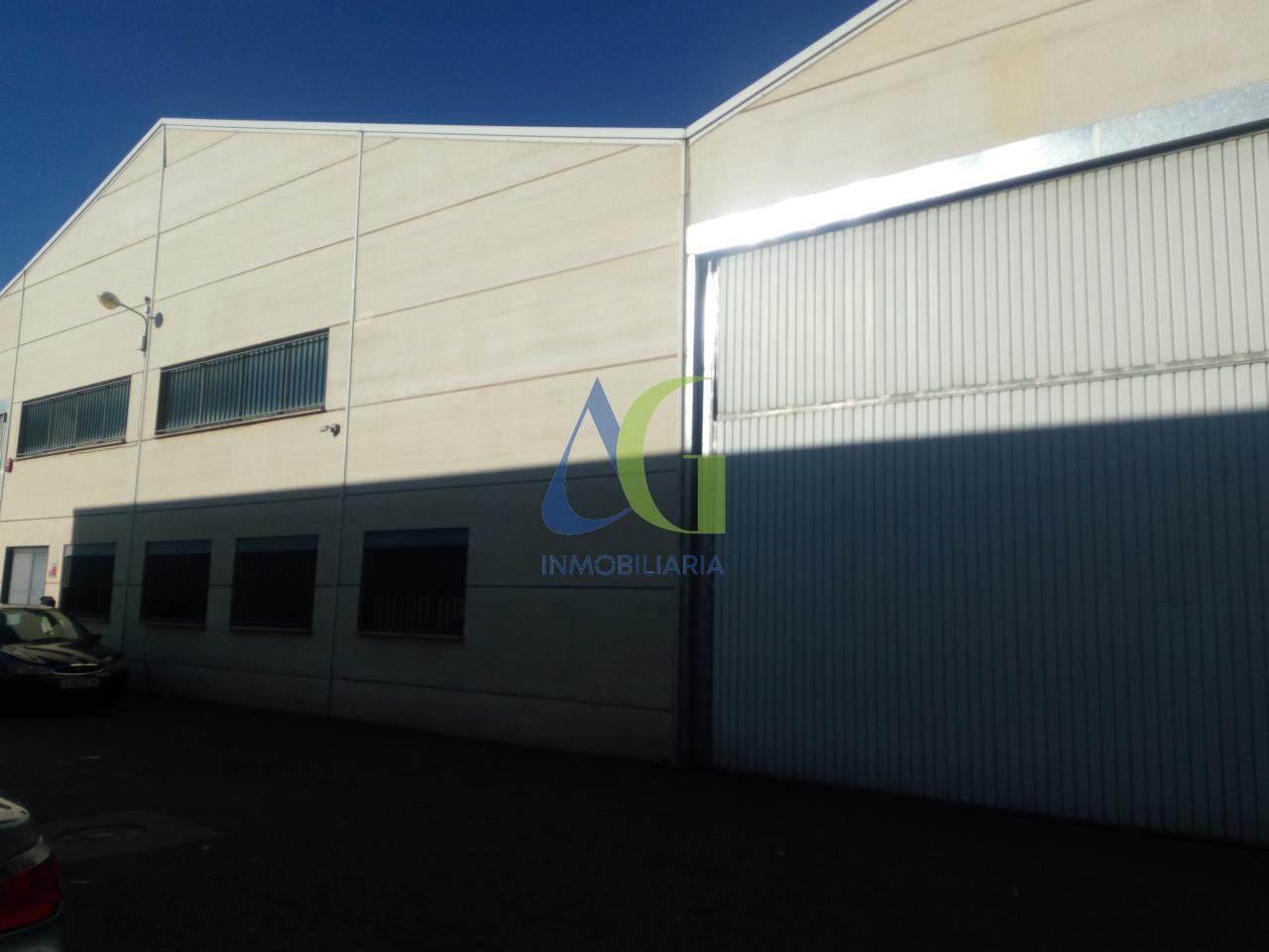 SE ALQUILAN NAVES EN ONZONILLA DE 1300 M, 2800M, 800M