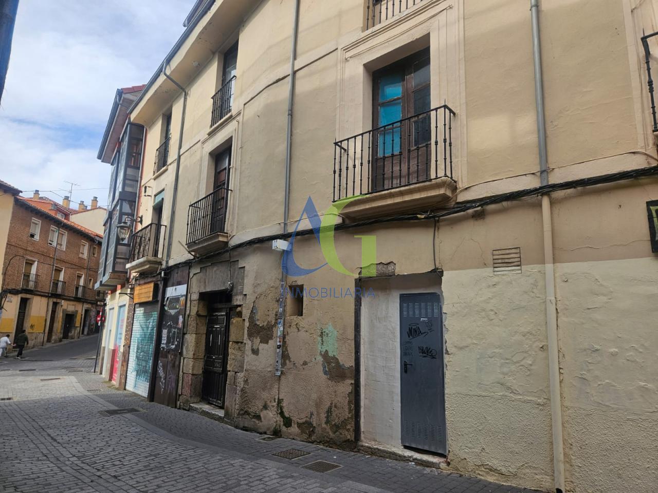 SE VENDE EDIFICIO PARA REHABILITAR EN EL CASCO ANTIGUO DE LEON