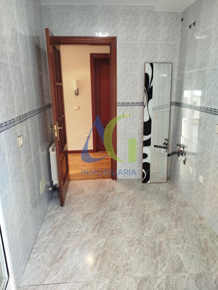 SE VENDE PISO DE 2 HABITACIONES EN NAVATEJERA