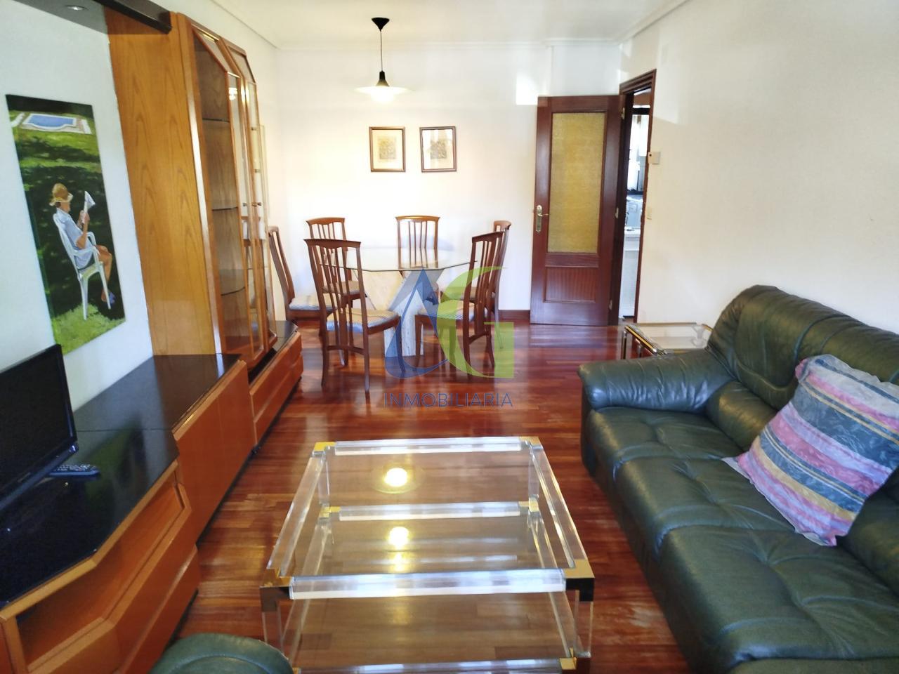 SE VENDE PISO DE 2 HABITACIONES EN TROBAJO DEL CAMINO.