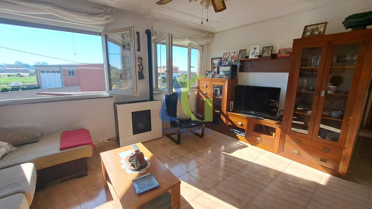 SE VENDE PISO DE 3 HABITACIONES EN SANTA MARINA DEL REY. ZONA RIBERA  DEL ORBIGO.