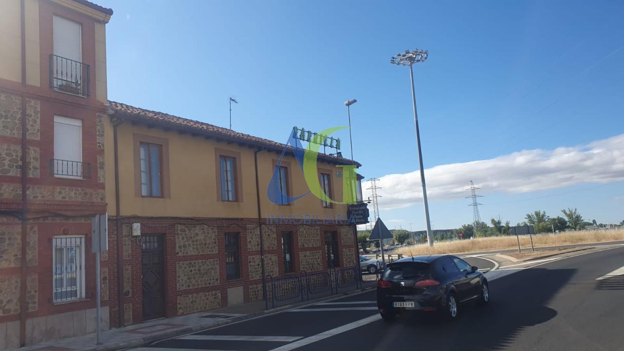 SE VENDE EDIFICIO A LA ENTRADA DE VILLAOBISPO PARA REFORMAR EN SU INTERIOR