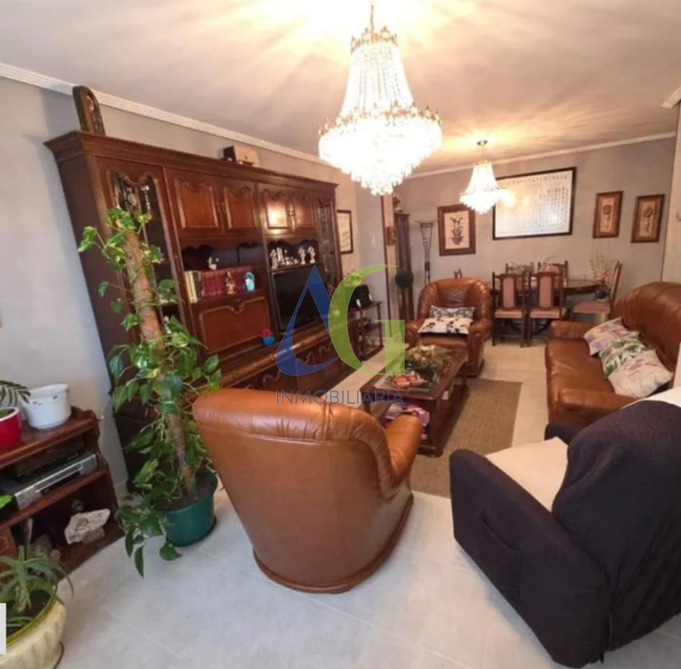 SE VENDE PISO DE 3 HABITACIONES EN VALENCIA DE DON JUAN