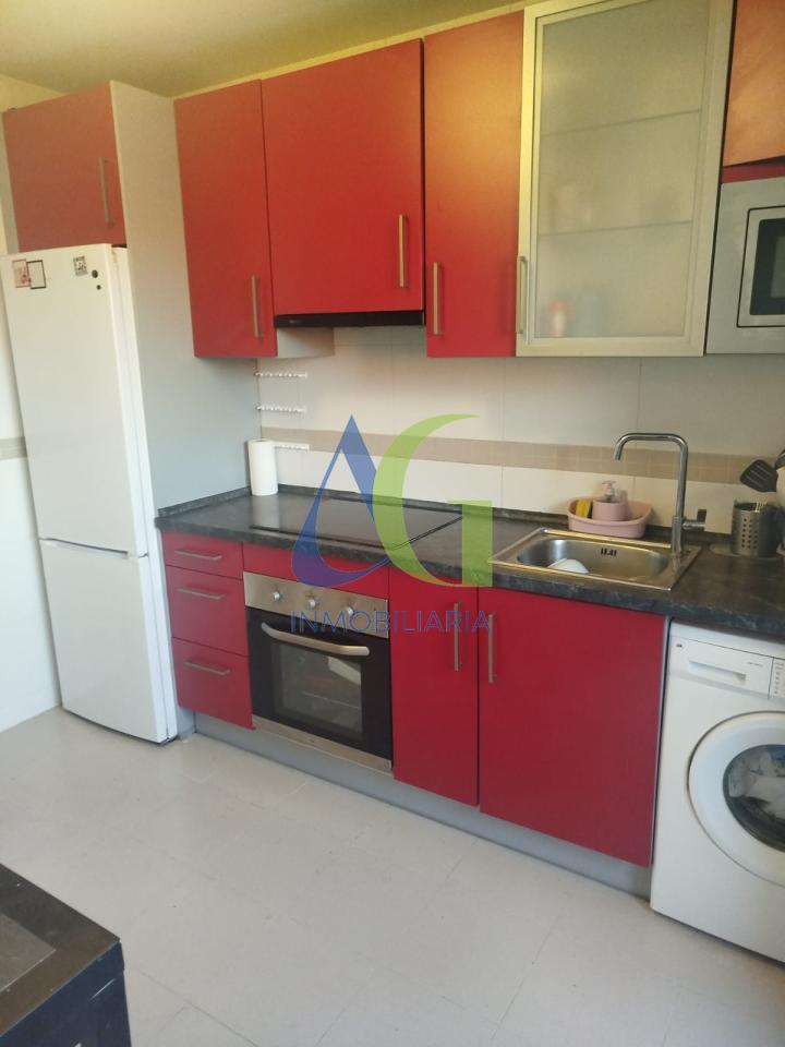 SE VENDE PISO DE 2 HABITACIONES EN LEON. ZONA OLIMPICO