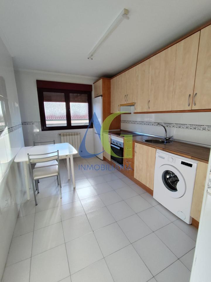 SE ALQUILA DUPLEX DE 2 HABITACIONES EN NAVATEJERA