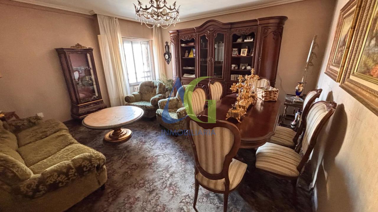 SE VENDE PISO DE 3 HABITACIONES EN LEON. ALCALDE MIGULE CASTAÑO