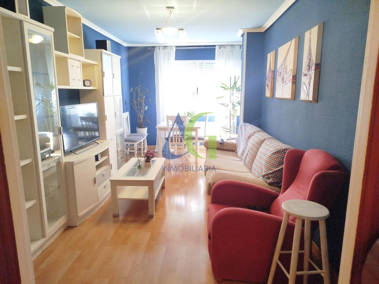 SE VENDE PISO DE DOS HABITACIONES EN TROBAJO DEL CAMINO. CALLE AZORIN.