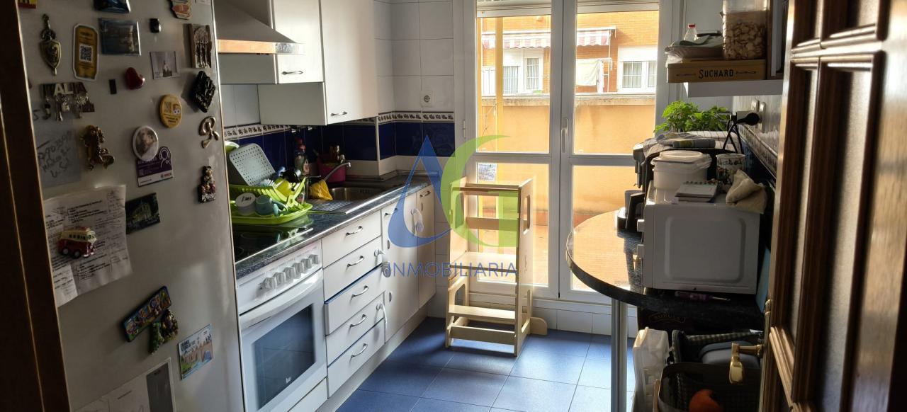 SEW VENDE PISO DE 2 HABITACIONES EN TROBAJO DEL CAMINO. URBANIZACION MIRAPARQUE