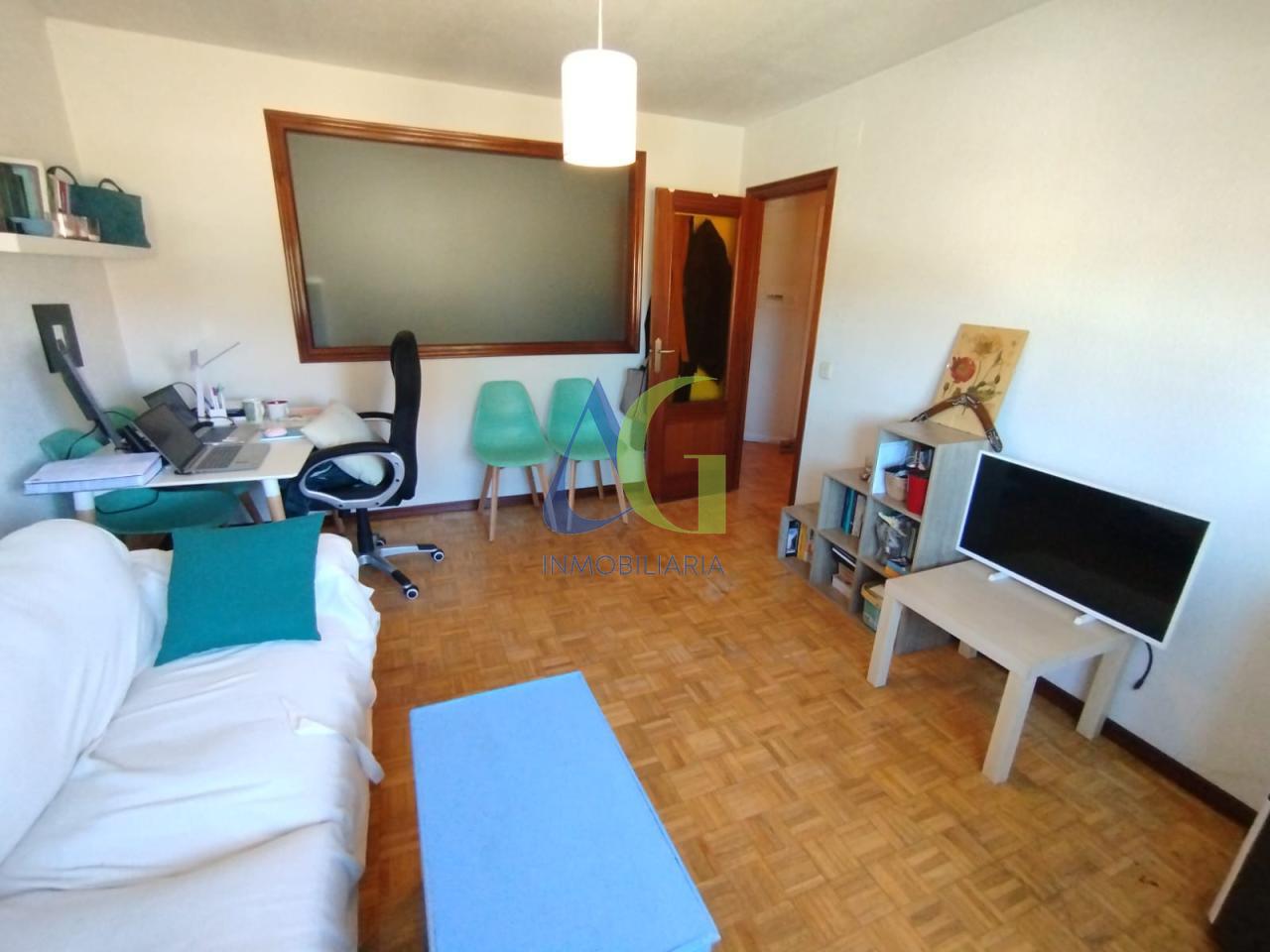SE VENDE APARTAMENTO DE 1 HABITACION EN VILLAQUILAMBRE. ZONA CASA DE CULTURA.