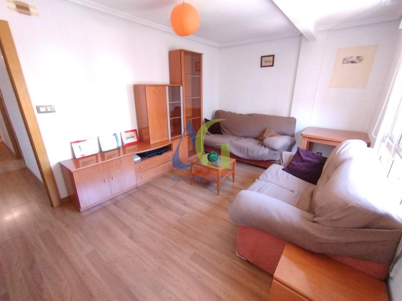 SE VENDE PISO DE 3 HABITACIONES EN LEON JUNTO A LA CATEDRAL