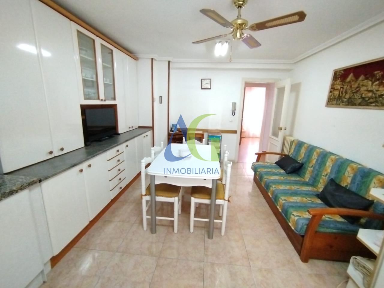SE VENDE PISO DE 2 HABITACIONES EN LEON. ZONA ASUNCION