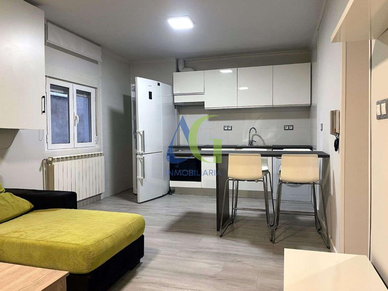 SE VENDE PISO DE DOS HABITACIONES EN LEON. ZONA MARIANO ANDRES.